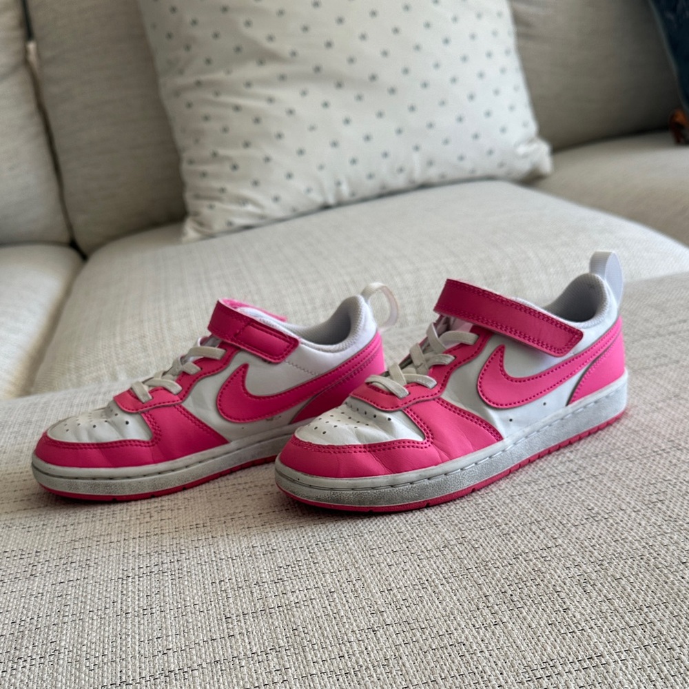 Nike Kids Sneakers in Pink and White